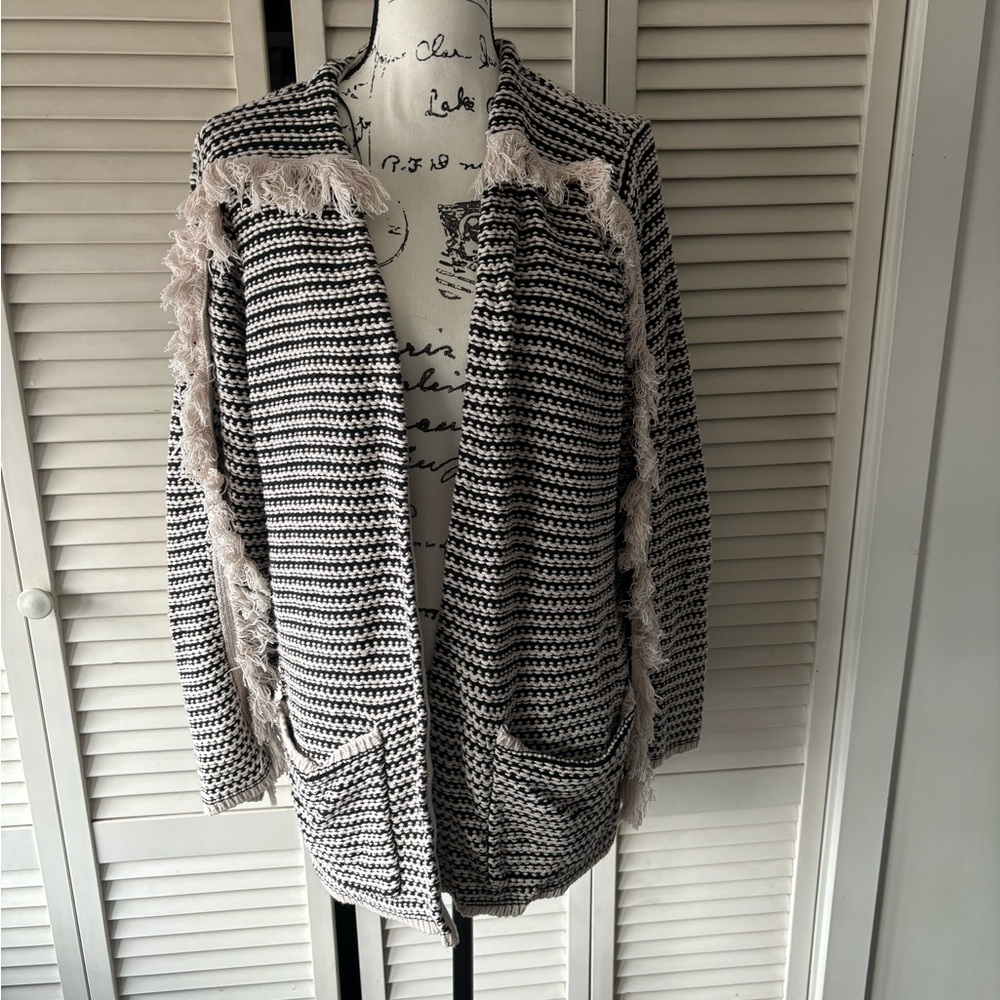 Knox Rose XL Black and White Cardigan with Fringe